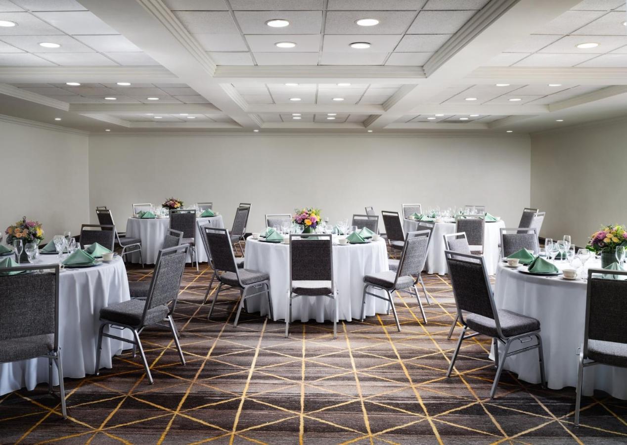 Holiday Inn Boston - Dedham Hotel & Conference Center, An Ihg Hotel Bagian luar foto