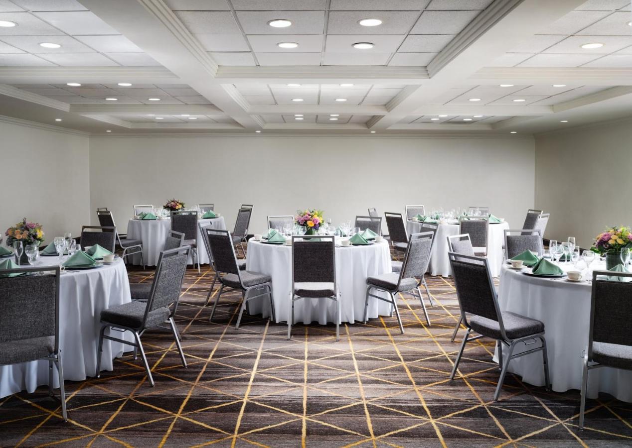 Holiday Inn Boston - Dedham Hotel & Conference Center By Ihg Bagian luar foto