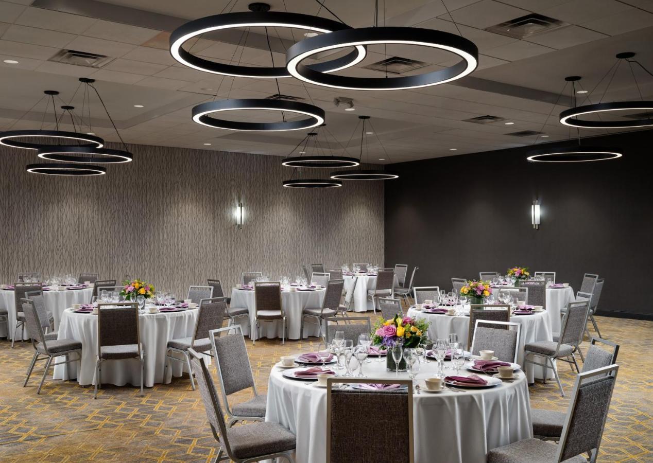 Holiday Inn Boston - Dedham Hotel & Conference Center By Ihg Bagian luar foto
