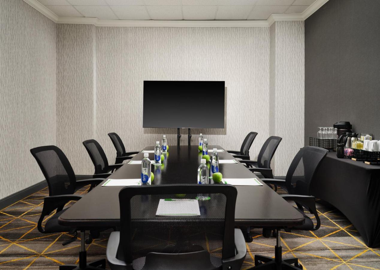 Holiday Inn Boston - Dedham Hotel & Conference Center By Ihg Bagian luar foto